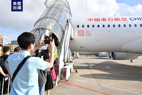 亲历者讲述东航航班故障备降：听到“砰”一声后闻到电线烧糊味道