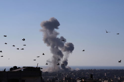 以色列空袭加沙中部多地 造成至少17人死亡