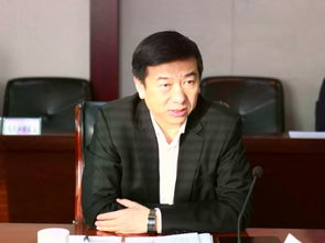 高鹏矿业(02212.HK)：包雪峰辞任行政总裁