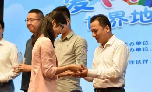 短剧一日闪婚，叶太太躺赢全世界免费在线观看--第1张