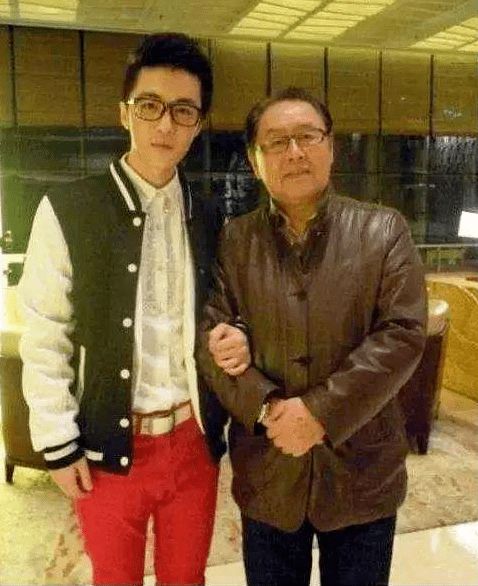 短剧隐龙保安免费在线观看_主角叫隐龙--第1张
