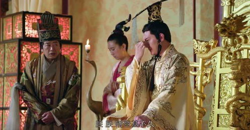 短剧穿越后，皇上追来现代了免费在线观看_皇上皇后一起穿越到现代的小说--第1张