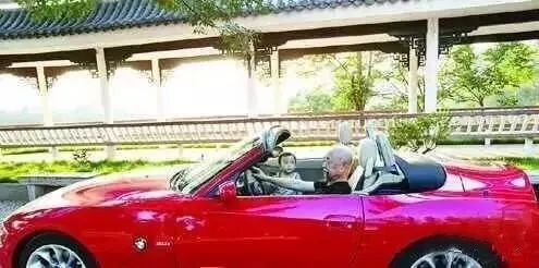 法拉利图片_黄永玉开法拉利图片--第1张