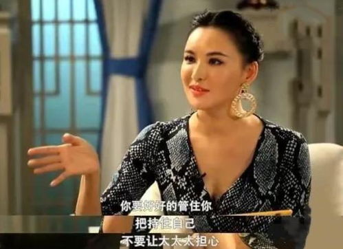 短剧离婚后被三个大佬哥哥宠上天~免费在线观看_被离婚后我c位爆红穿书--第1张