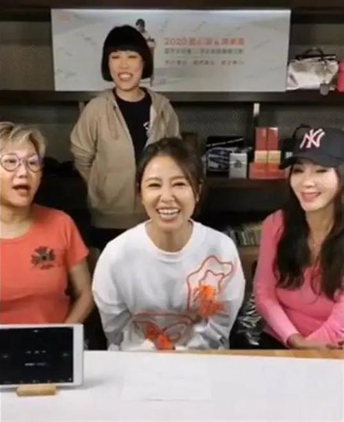 短剧柒两RS免费在线观看_双女主小短剧--第1张