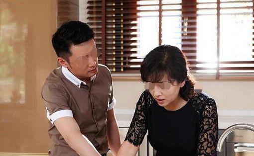 短剧离婚后三个姐姐爱我如命免费在线观看_离婚后生了三个孩子,是什么小说--第1张