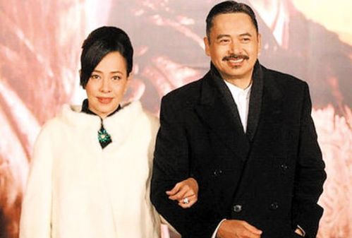 短剧开局四个未婚夫，个个宠我上天！免费在线观看_开局四个孩子--第1张