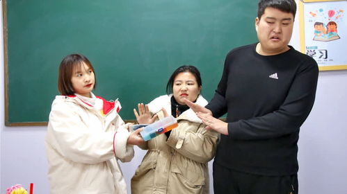 短剧师傅忽悠下山祸害师姐免费在线观看_师父坑害徒弟--第1张