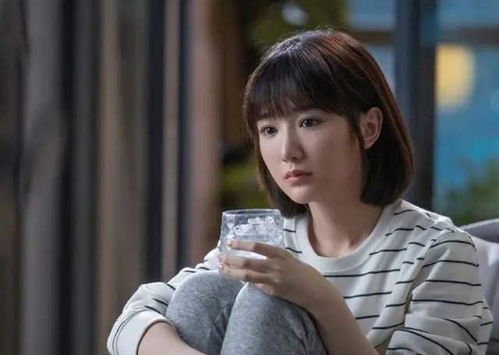 短剧救命，女帝她有读心术免费在线观看_救六位女帝--第1张