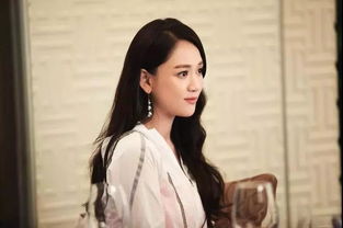 短剧丑妻逆袭，颜值惊艳全球闪婚豪门娇妻马甲藏不住免费在线观看--第1张