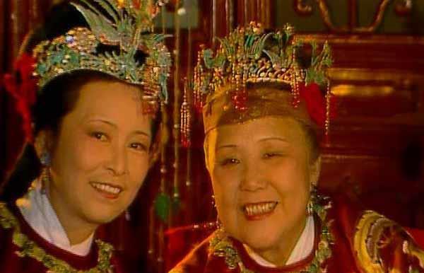 短剧夫人在上少帅知错了免费在线观看_夫人在上将军软饭不好吃免费--第1张
