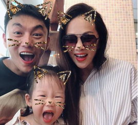短剧萌宝来袭高冷爹地宠妻超甜$带崽闪婚历总儿女双全全集观看_萌宝来袭高冷爹地要小心--第1张