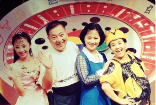 短剧离婚后三个姐姐爱我如命全集观看_三个姐姐离婚孩子一直来住--第1张