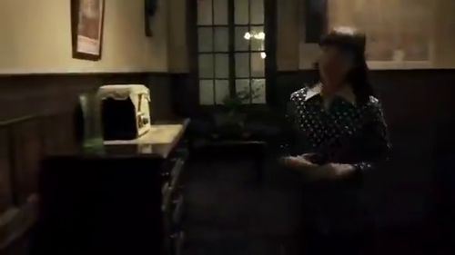 短剧误入房间后被顶头上司宠入怀全集观看_误入豪宅--第1张