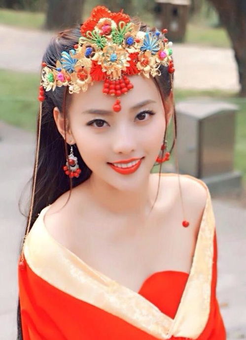 短剧与影帝隐婚后我爆红了全集观看_与影帝隐婚的第二年--第1张