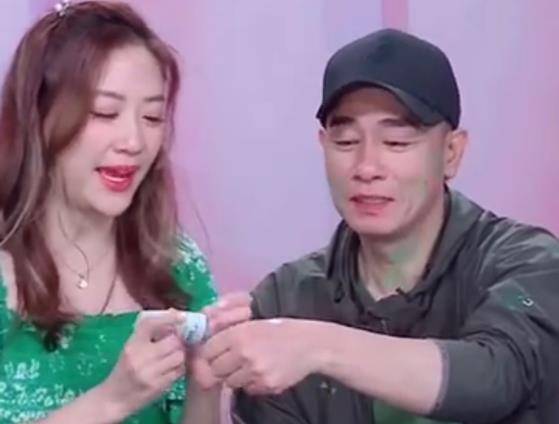 热播短剧闪婚成宠首富大佬爱上我免费在线观看_闪婚成瘾大佬宠妻成瘾免费阅读--第1张