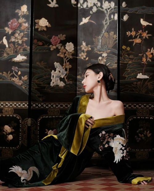 短剧醉卧美人膝醒掌天下权全集观看_醉卧美人膝百科--第1张
