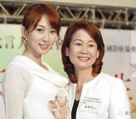 热播短剧离婚后，她当场闪婚亿万富翁伍昕宇免费在线观看_离婚后她亿万身价曝光--第1张