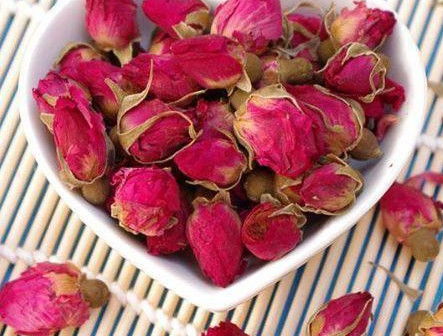 玫瑰花加什么能祛斑养颜 玫瑰花加这些，祛斑养颜效果翻倍！--第1张