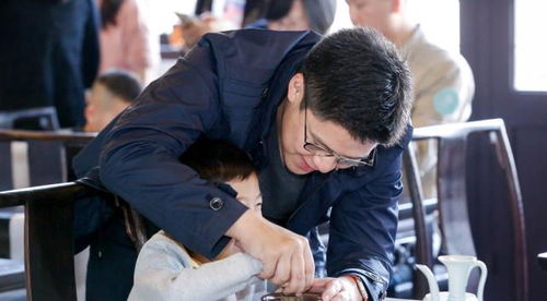 短剧养娃六岁半豪门亲爹竟上门求婚首富宠上天腹黑萌娃六岁半了闪婚蜜恋进行时短剧完整版 短剧养娃六岁半，豪门亲爹竟上门求婚，首富宠上天腹黑萌娃六岁半了闪婚蜜恋进行时（短剧完整版）