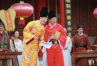 短剧穿越后皇上追来现代了短剧完整版 短剧穿越后皇上追来现代了短剧完整版--第1张