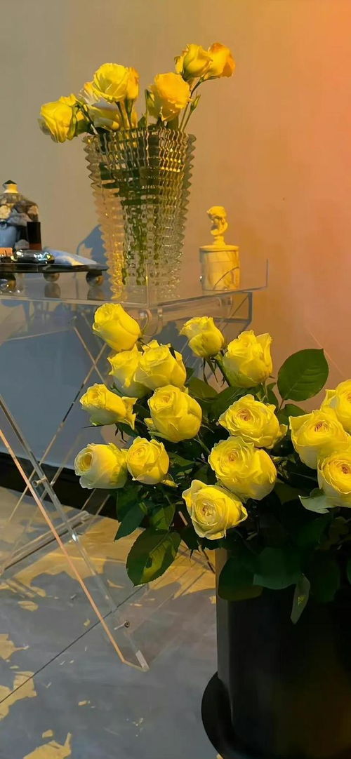 手捧鲜花图片大全 手捧鲜花图片大全，浪漫与美丽的完美结合--第1张