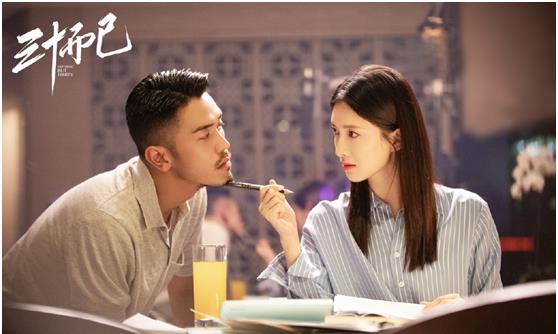 男人发3朵玫瑰暗示什么 男人发3朵玫瑰暗示什么--第1张