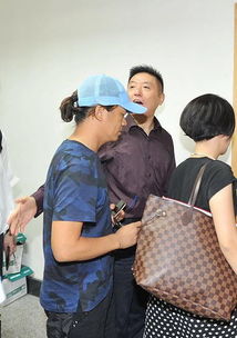  离婚后周律师他对我死缠烂打，离婚后，周律师的纠缠不休--第1张