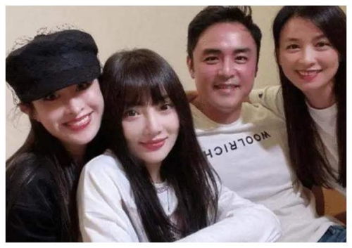  分手当天我闪婚了亿万富豪，分手当天闪婚亿万富豪，爱情与财富的选择--第1张