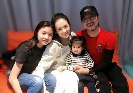  ，热播短剧踹了渣男后我嫁入了豪门在线免费观看全集，豪门婚约，踹了渣男后我嫁入豪门--第1张