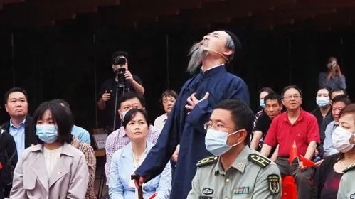  热播短剧回到古代当跑堂在线免费观看全集——穿越时空的奇妙之旅，穿越时空的奇妙之旅，回到古代当跑堂--第1张