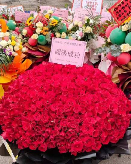  送人鲜花，传递爱与温暖的独特方式，送人鲜花，传递爱与温暖的独特方式标题，鲜花传递爱与温暖，让生活充满温馨与美好--第1张