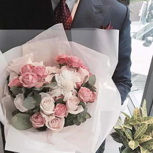  粉色玫瑰花，21朵的寓意与象征，粉色玫瑰花，21朵，浪漫爱情与一生一世的承诺--第1张