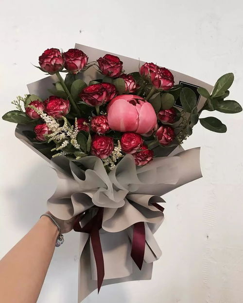  圣诞节送什么花，圣诞节送什么花，圣诞节送红玫瑰或康乃馨给亲朋好友表达祝福--第1张