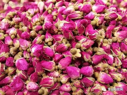  玫瑰花泡水喝的功效与作用，玫瑰花泡水喝的功效，美容养颜、调理气血、改善内分泌等--第1张