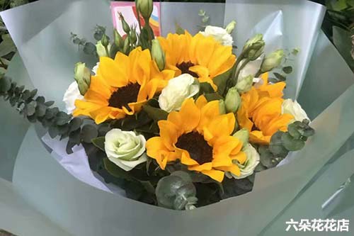  老人生日送什么鲜花，送老人生日鲜花，一份温馨的祝福--第1张