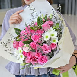  鲜花一般都什么价位，鲜花的价格因品种和购买地点的不同而有所差异，一般来说，鲜花的价格在几十元到几百元不等。不过，具体的价格还需根据鲜花的品种、品质和市场行情而定。--第1张