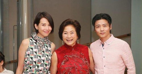  离婚后美女总裁追着我领证免费全集，热播短剧中的爱情故事，离婚后，美女总裁的浪漫追爱之旅--第1张