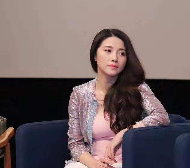  热播短剧大佬妈咪又美又飒免费全集—— 令人瞩目的女性力量与无畏的冒险精神--第1张