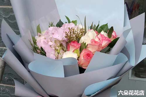  11朵一束玫瑰花的价格，了解玫瑰花的数量和价格，一束11朵玫瑰花的价格，玫瑰花的数量与价格分析--第1张