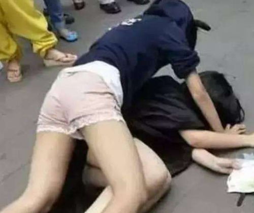  短剧下山后被众美女围殴全集观看，短剧下山后被众美女围殴全集免费观看，下山后的冒险之旅--第1张