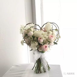  黑紫色马蹄莲花的独特魅力，花语、象征意义与传说，黑紫色马蹄莲，神秘之花，寓意永恒与高贵--第1张