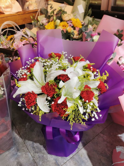  ，母亲过生日送几朵康乃馨，送给母亲康乃馨，表达爱意与感恩的鲜花选择--第1张