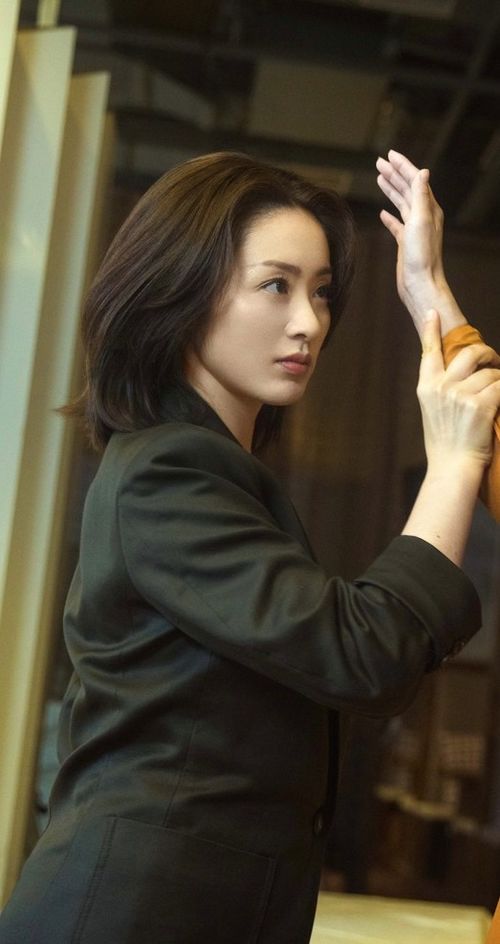  短剧绝望主妇的反击全集观看，绝望主妇的反击全集，家庭危机，她们来反击--第1张
