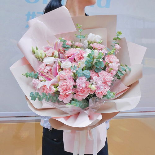  康乃馨花束搭配，康乃馨花束搭配，浪漫与温馨的花艺设计--第1张