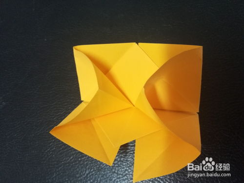  简易折纸玫瑰花，简易折纸玫瑰花的制作方法--第1张
