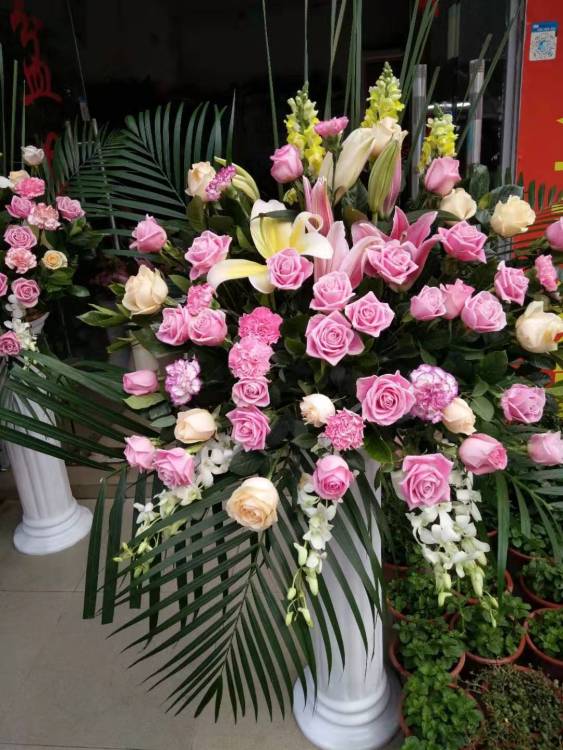  开业送的花篮多少钱——挑选合适的开业花篮攻略--第1张