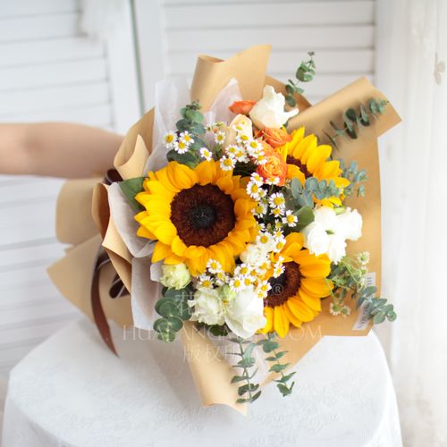  什么花适合送给女朋友，适合送给女朋友的花，浪漫与温馨并存--第1张