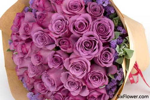  22朵红玫瑰的花语是什么，22朵红玫瑰的花语，爱意浓烈，热恋与守护--第1张