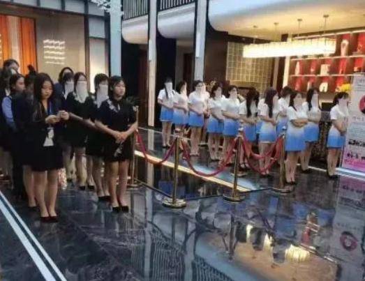  短剧足疗圣手在足浴店被三个大佬宠上天全集观看--第1张